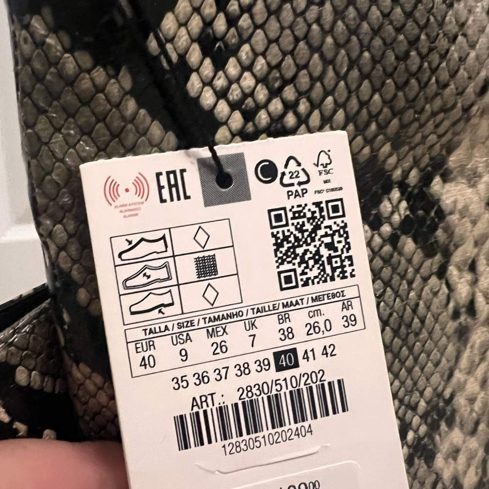 Zara Snake Skin Printed Pull On Boots 9 NWT - Picture 11 of 11